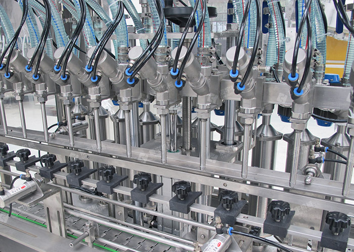 5 食用油直線灌裝機